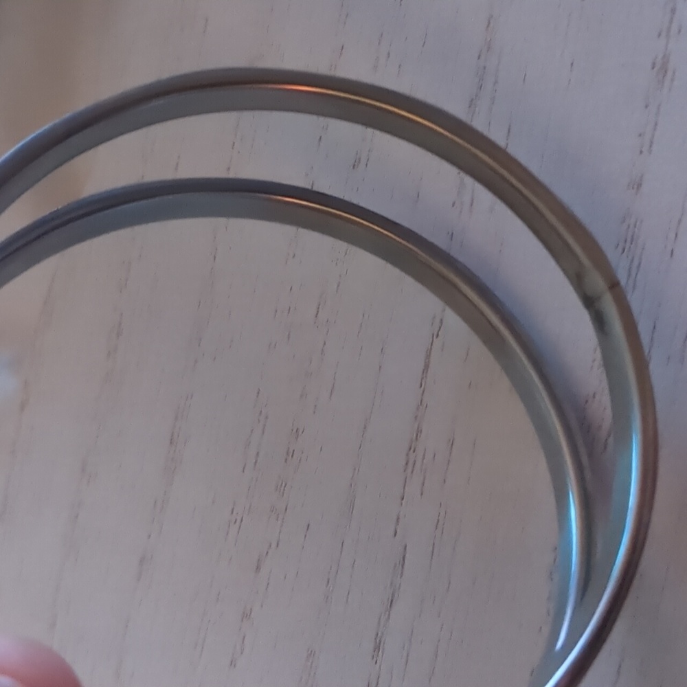 •Pink Mother-of-Pearl Bangle Bracelets - Picture 6 of 6